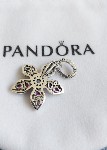 Pandora STRANGER THİNGS DEMOGORGON BÜYÜK SALLANTILI CHARM