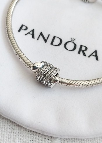 Pandora PARILDAYAN SARILI YILAN TILSIMI CHARM