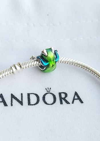 TIRMANAN KURBAĞA CHARM - Görsel 3