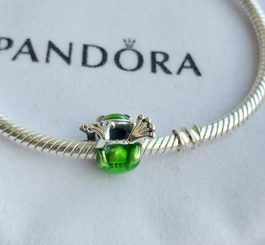 TIRMANAN KURBAĞA CHARM - Görsel 4