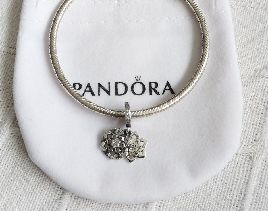 Işıltılı Kar Tanesi Çift Sallantılı Charm - Görsel 5