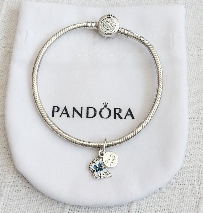 MAVİ KELEBEK VE YAZILI ÇİFT SALLANTILI CHARM - Görsel 5