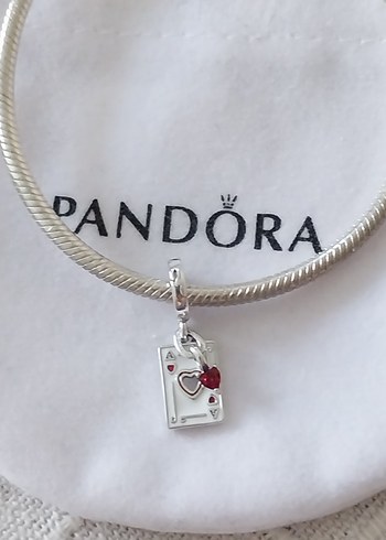 KUPA KIZI ÇİFT SALLANTILI CHARM - Görsel 2