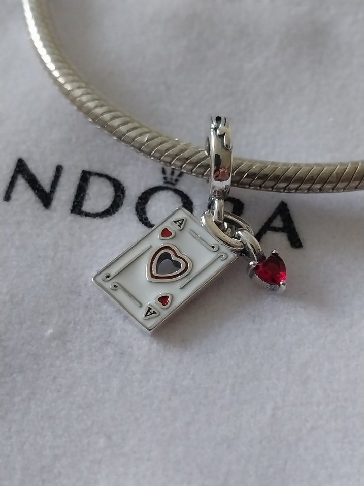 KUPA KIZI ÇİFT SALLANTILI CHARM - Görsel 4