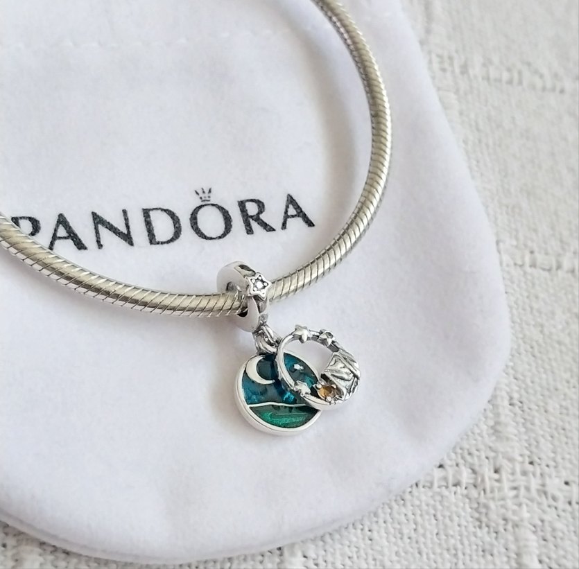 Kamp ve Gece Gökyüzü Çift Sallantılı Charm - Görsel 2