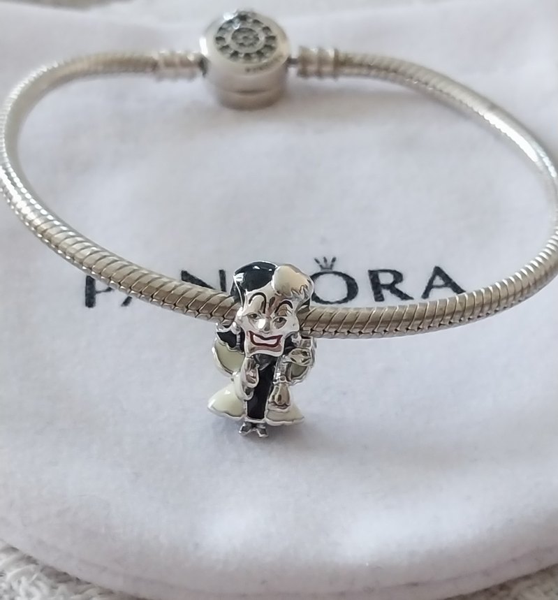 DİSNEY KÖTÜLER CRUELLA DE VİL CHARM - Görsel 2