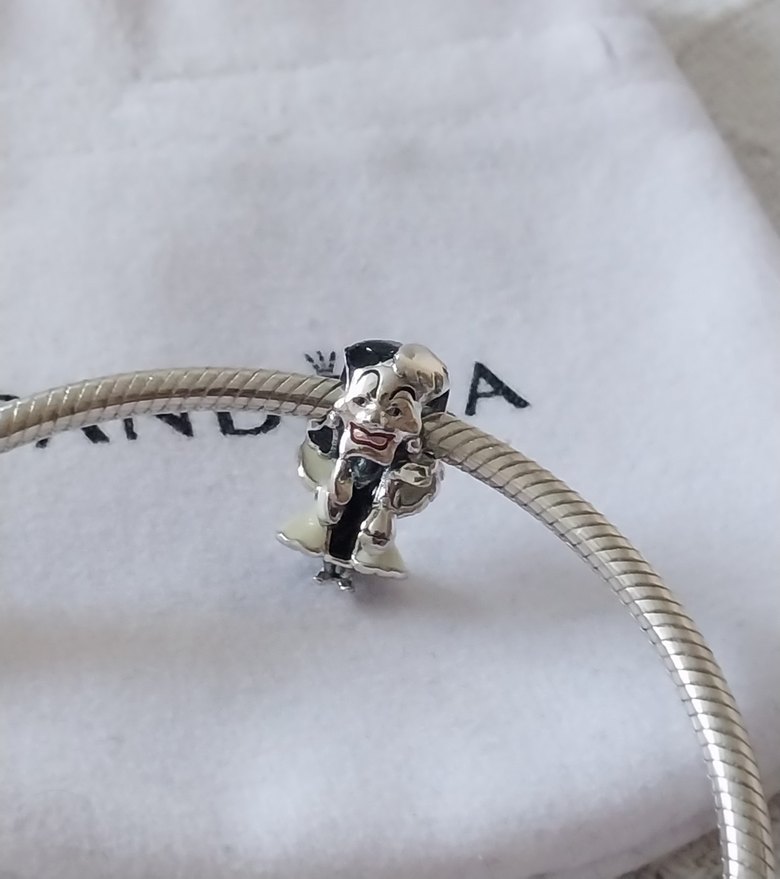 DİSNEY KÖTÜLER CRUELLA DE VİL CHARM - Görsel 4