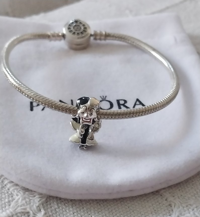 DİSNEY KÖTÜLER CRUELLA DE VİL CHARM - Görsel 5