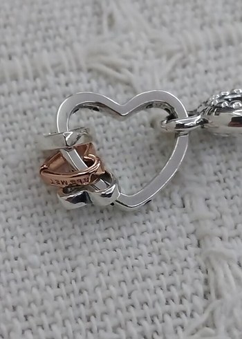Vurgulu Kalpler Sallantılı Charm - Görsel 3