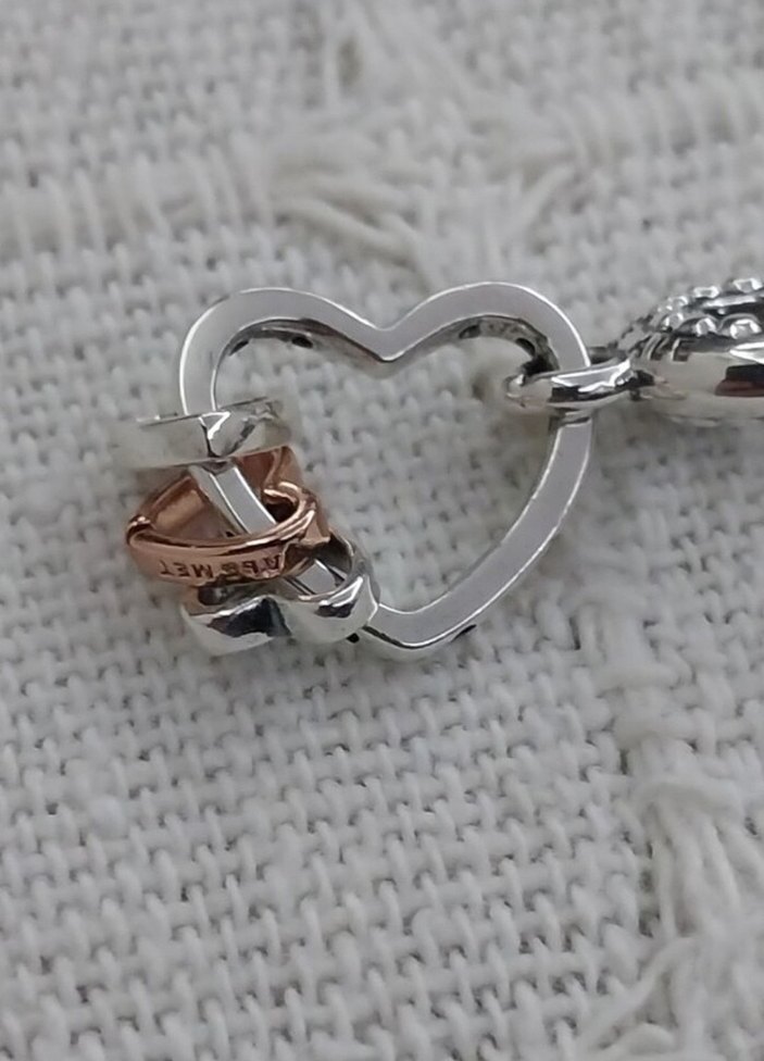 Vurgulu Kalpler Sallantılı Charm - Görsel 3