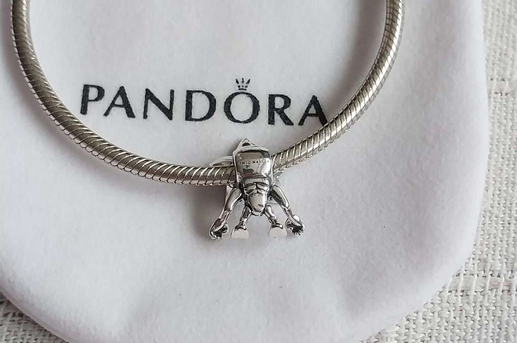 STRANGER THİNGS HAREKETLİ DEMOGORGON CHARM - Görsel 3