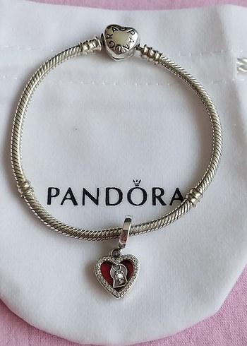 KIRMIZI KALP VE ANAHTAR SALLANTILI CHARM - Görsel 5