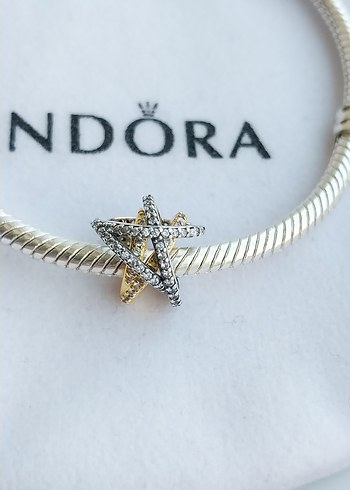 Pandora Işıltılı Çapraz Yıldız Charm