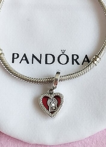 Pandora KIRMIZI KALP VE ANAHTAR DELİĞİ SALLANTILI CHARM 