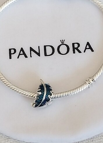 Pandora MAVİ TÜY CHARM