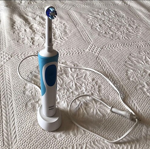 Elektrikli diş fırçası