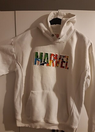 PULL&BEAR MARVEL SWEATSHIRT