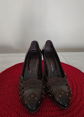 Vintage Kahverengi Topuklu Ayakkabı 