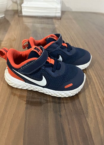 Nıke Turuncu Detaylı Erkek Çocuk Spor Ayakkabı