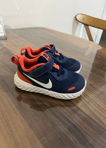 Nike Nıke Turuncu Detaylı Erkek Çocuk Spor Ayakkabı
