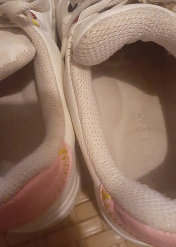 Beyaz Baskılı Kadın Dolgu Topuk Spor Ayakkabı - Görsel 6