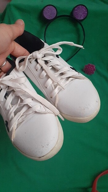 27 Beden taç ve spor ayakkabı