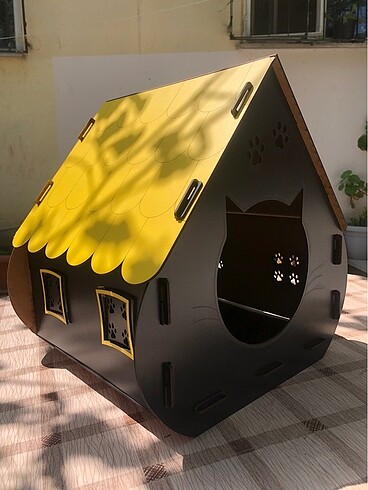 Dekoratif Ahşap Kedi Evi İç Mekan