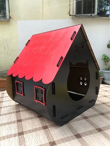 Dekoratif Ahşap Kedi Evi İç Mekan