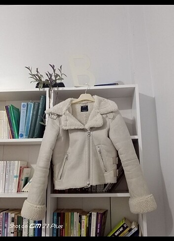 s Beden Kadın bej pull and bear peluş kürk biker ceket kaban mont
