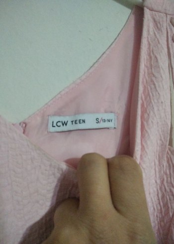 s Beden LC Waikiki Pembe Midi V Yakalı İnce Askılı Elbise