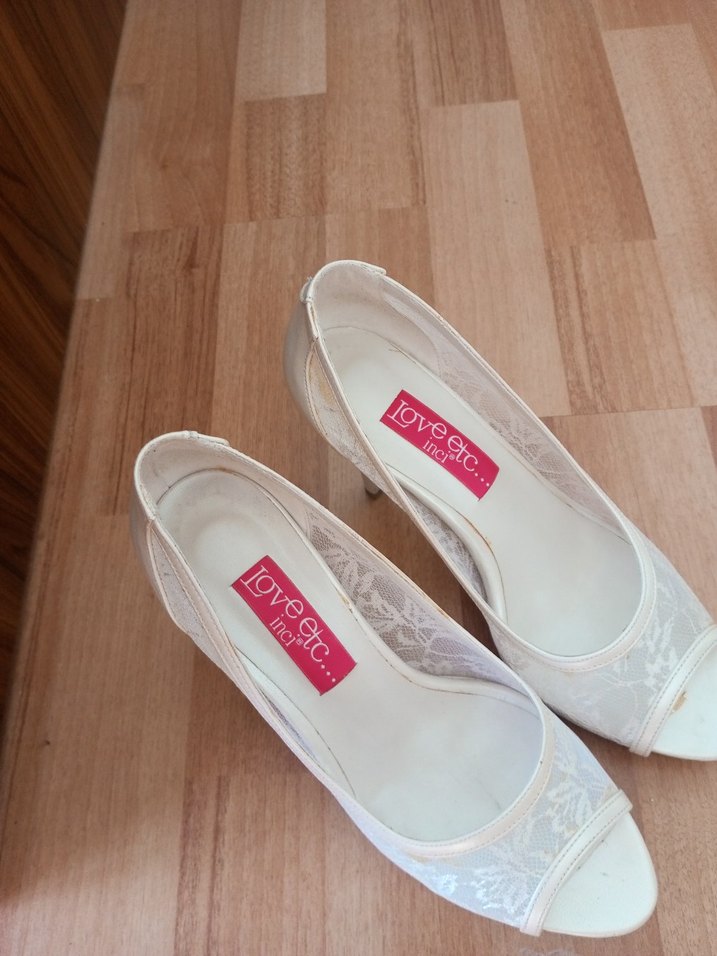 Beyaz Dantel Detaylı Yüksek Topuklu Kadın Ayakkabı - Görsel 4