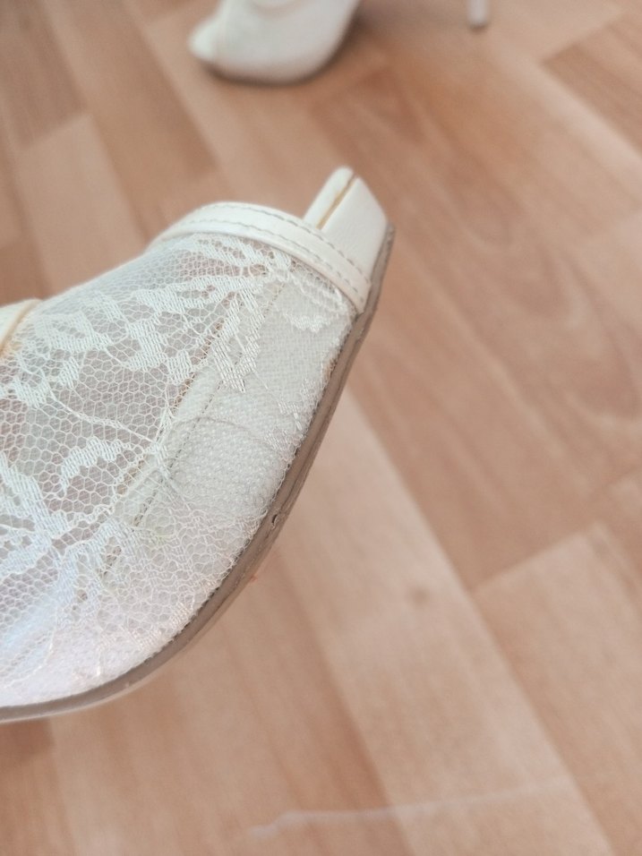 Beyaz Dantel Detaylı Yüksek Topuklu Kadın Ayakkabı - Görsel 5