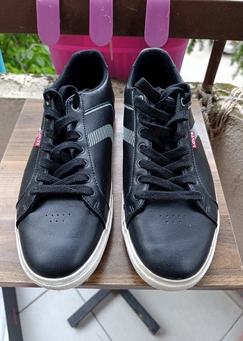 Levis Levi S Siyah Deri Gorunumlu Bagcikli Sneaker