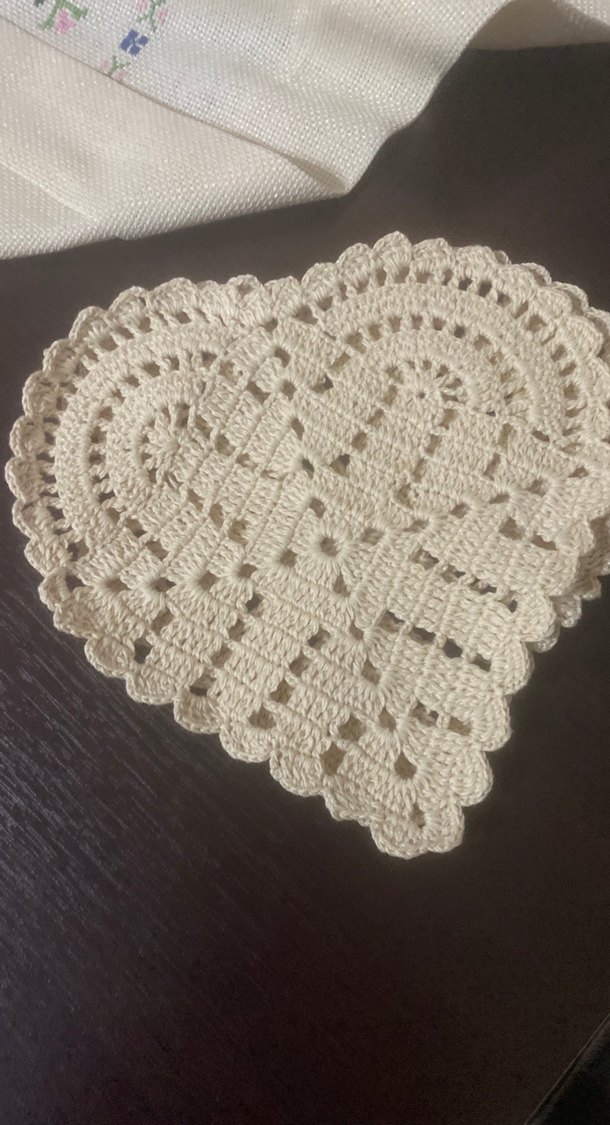 Bohem Pembe Kalp Şeklinde El Örgüsü Dantel sunum peçetesi - Görsel 3