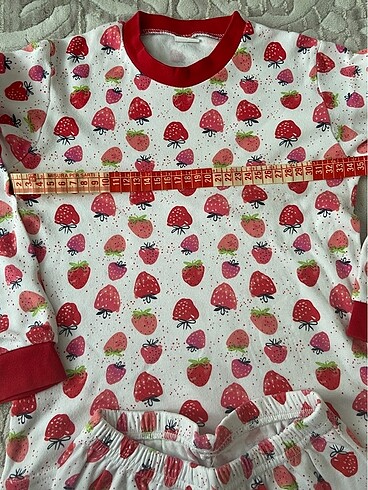 Diğer Seçkin Pijama Takımı