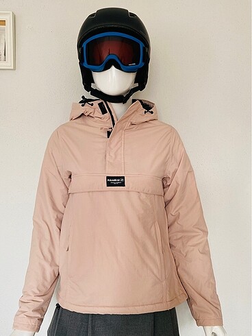 Pull and bear kayak montu