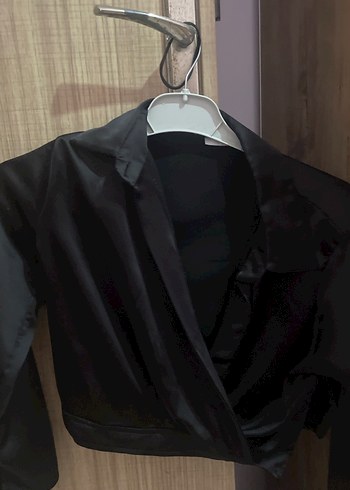 Siyah saten crop gömlek - Görsel 3