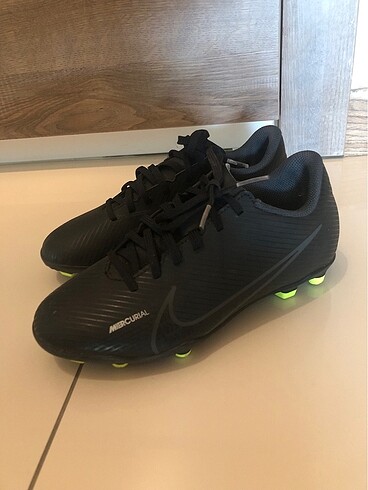35 Beden Nike çocuk krampon