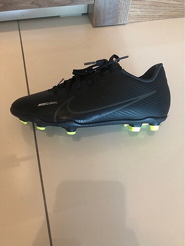 35 Beden siyah Renk Nike çocuk krampon