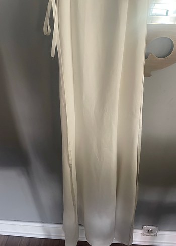 Beyaz Uzun İpek Görünümlü Straplez Elbise - Görsel 5