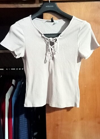 H&M degaje bağcıklı t-shirt 