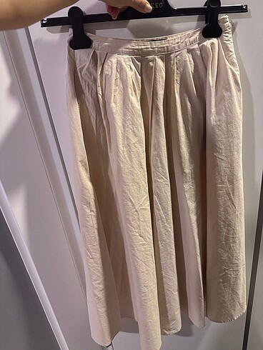 32 Beden Mango iri pileli midi etek