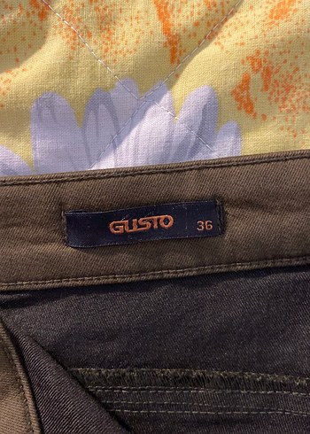 Gusto zayif gosteren pantolon - Görsel 3