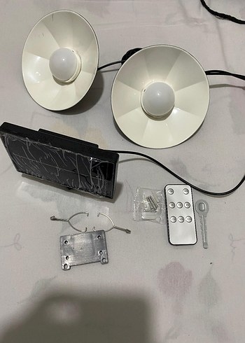 Beyaz Çiftli Uzaktan Kumandalı Lamba Seti güneş enerjili