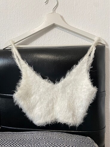 Beyaz tüylü crop