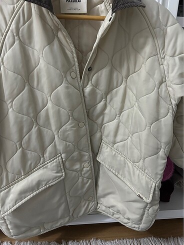 Pull and Bear Pull&Bear kapitone mont
