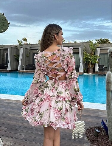 Zara Çiçekli şifon elbise