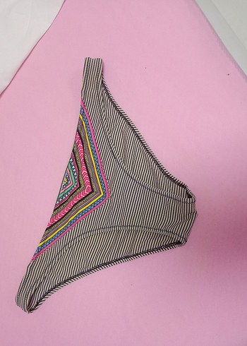 Nakışlı Renkli Kadın Bikini Altı - Görsel 4