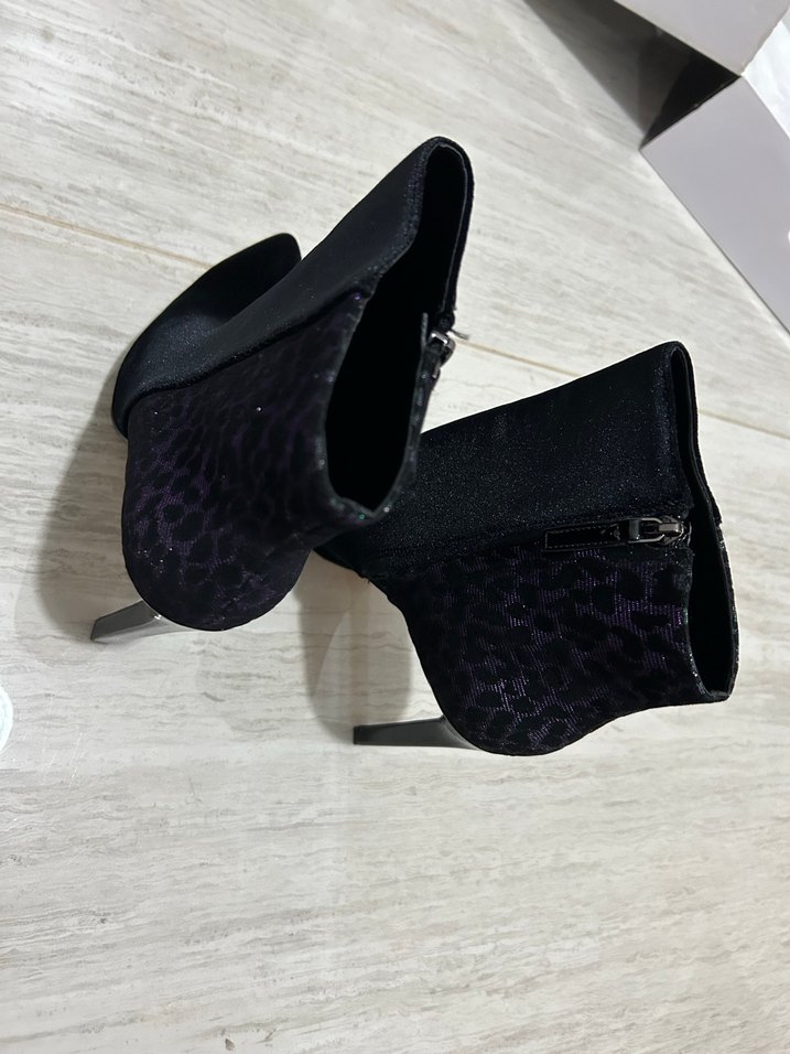 Siyah Yılan Desenli Süet Topuklu Bot - Görsel 5