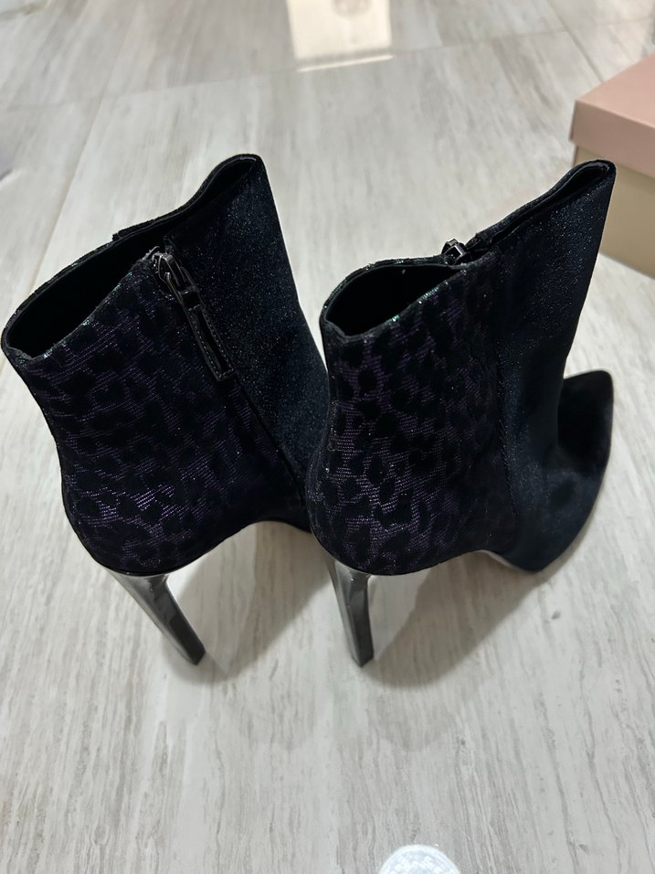 Siyah Yılan Desenli Süet Topuklu Bot - Görsel 3